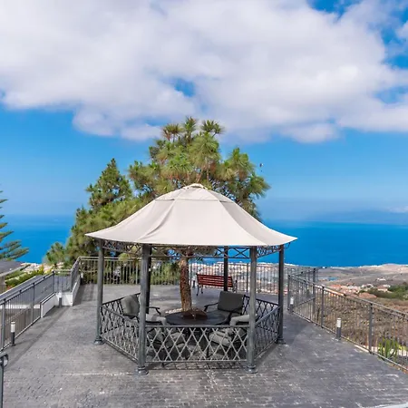 Karla By Vista Gomera *