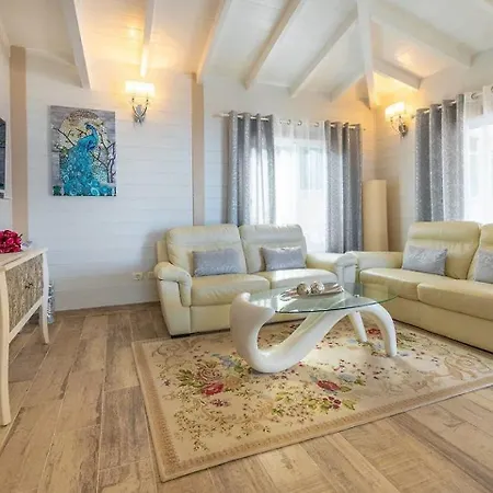 Karla By Vista Gomera