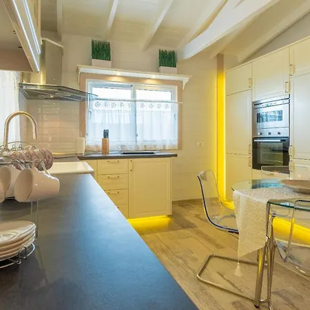 Karla By Vista Gomera