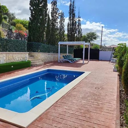 Karla Con Piscina: Tranquilidad Y Naturaleza Адехе