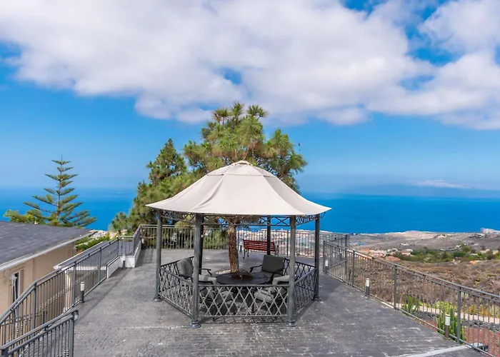 Karla By Vista Gomera *