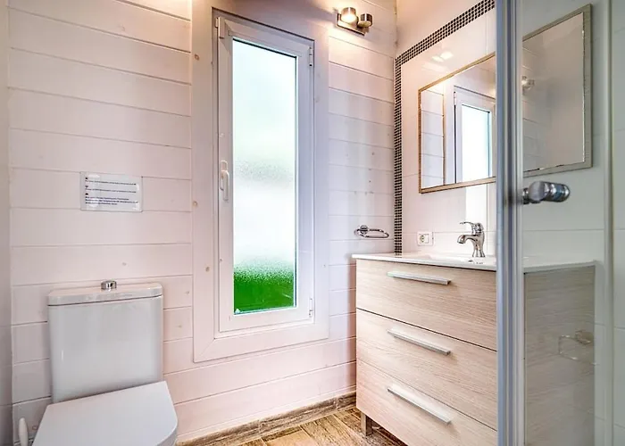 Villa Karla Con Piscina: Tranquilidad Y Naturaleza