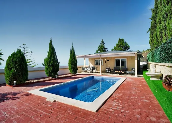 Karla Con Piscina: Tranquilidad Y Naturaleza