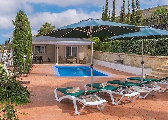 Karla Con Piscina: Tranquilidad Y Naturaleza Villa *